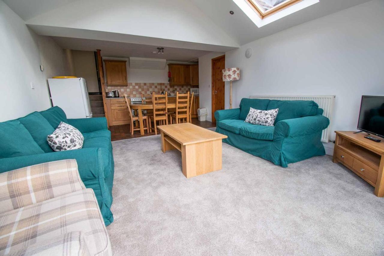 Long Byres Holiday Cottages 布兰普顿 外观 照片