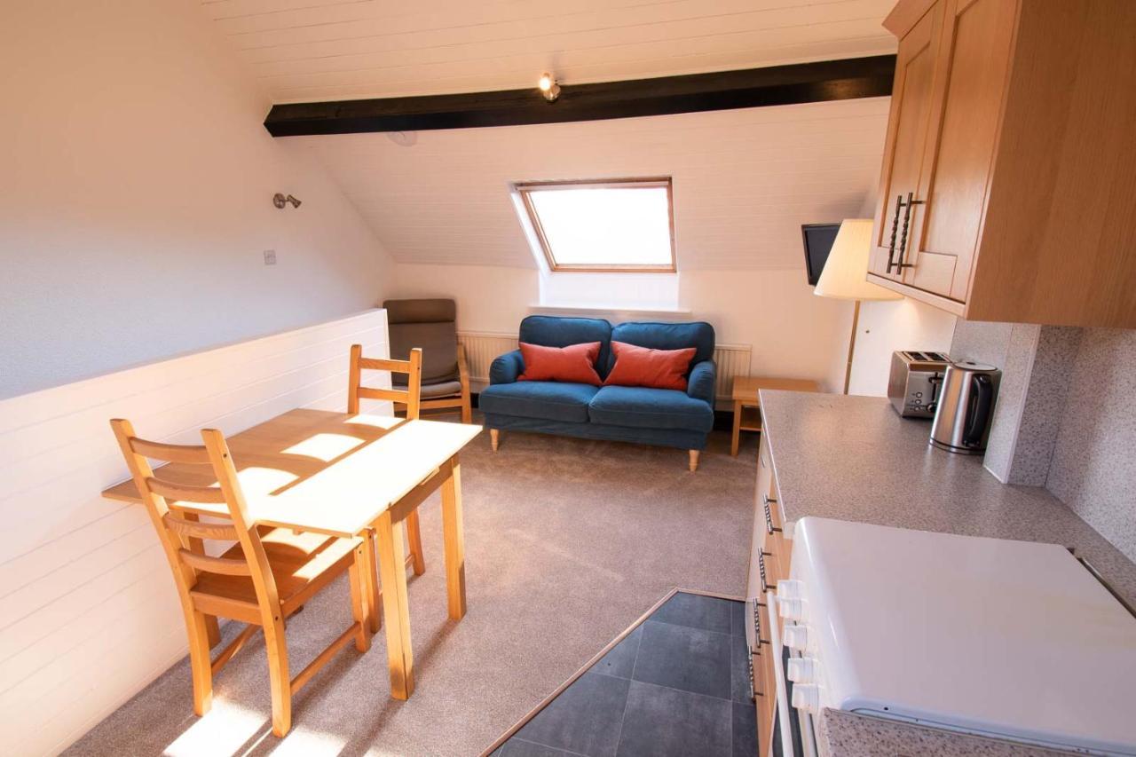Long Byres Holiday Cottages 布兰普顿 外观 照片